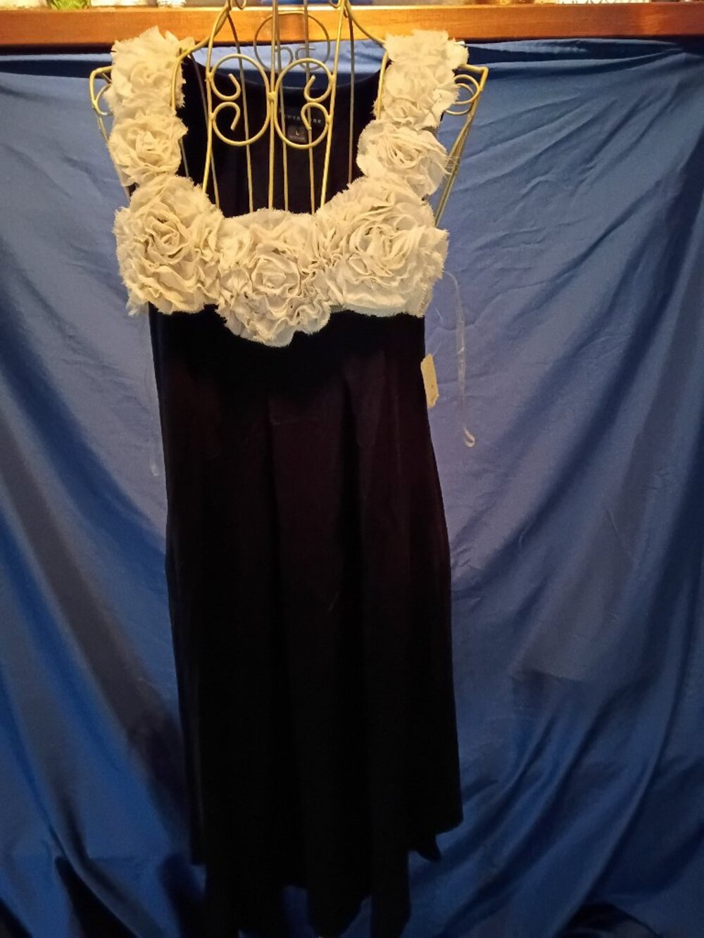 NWT Vintage black dress w/cream rosettes on front straps and across large